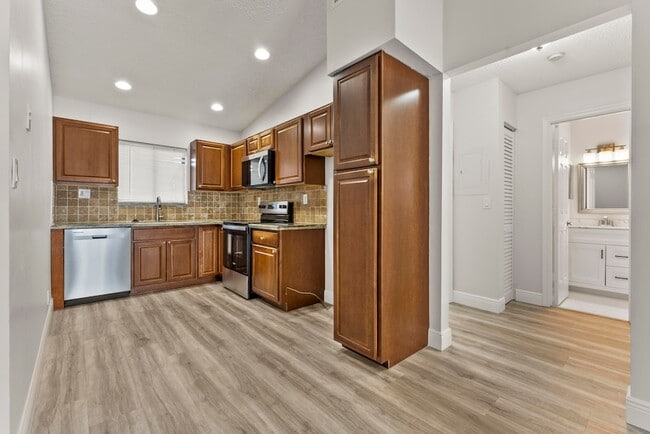 Photo - 2900 Olivewood Terrace Apartment
