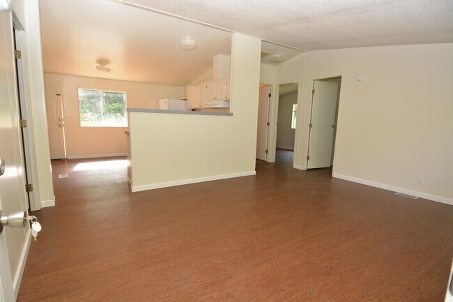 Building Photo - 2120 Little River Rd