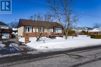 Building Photo - 1867 Kingsdale Ave