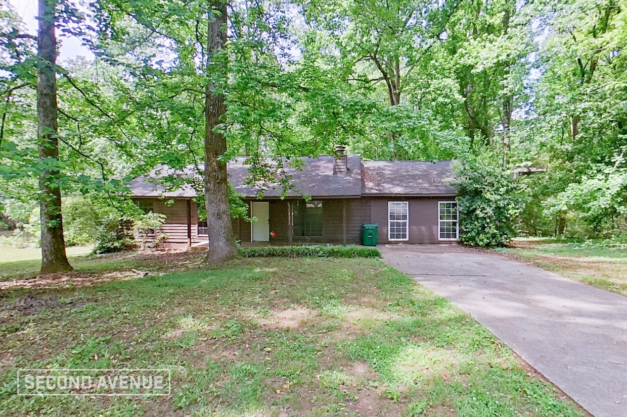 Primary Photo - 220 Hunt Ridge Dr