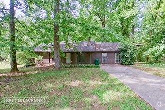 Building Photo - 220 Hunt Ridge Dr