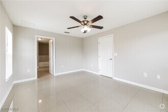 Building Photo - 404 Willowbrook Dr