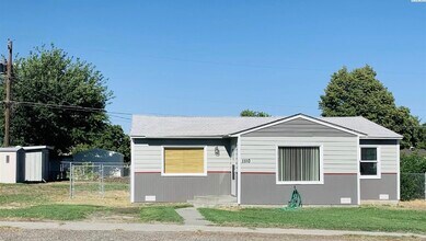 Building Photo - 1110 Ione Dr