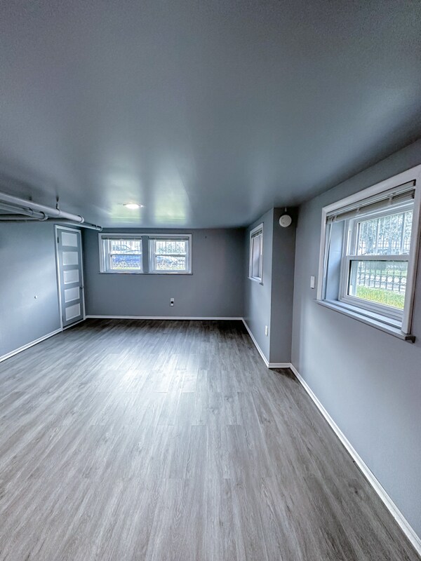 Building Photo - 3817 N Sacramento Ave