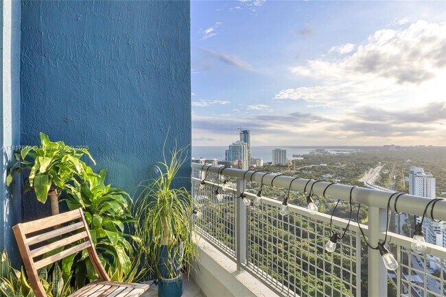 Foto del edificio - 60 SW 13th St