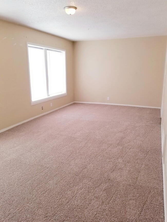 Building Photo - 1403 N Emporia- 103