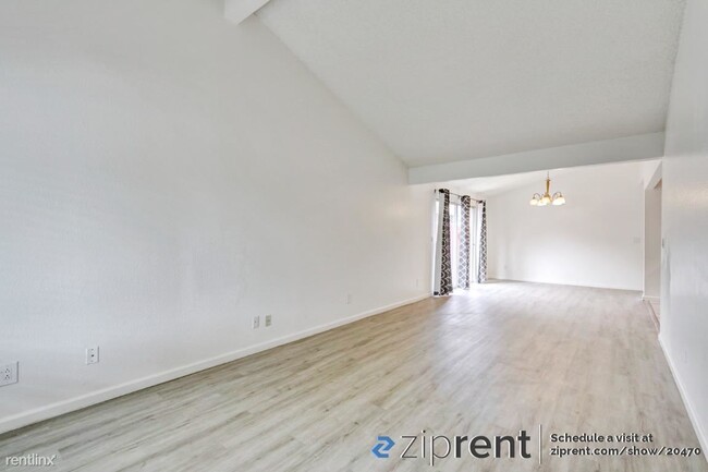 Foto del edificio - 2 br, 1 bath House - 7665 Par Pkwy, Sacram...