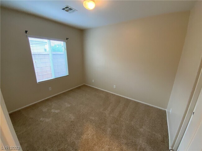 Foto del edificio - 6901 Brier Creek Ln
