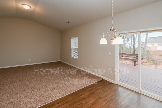 Foto del edificio - 6221 Purbeck Way