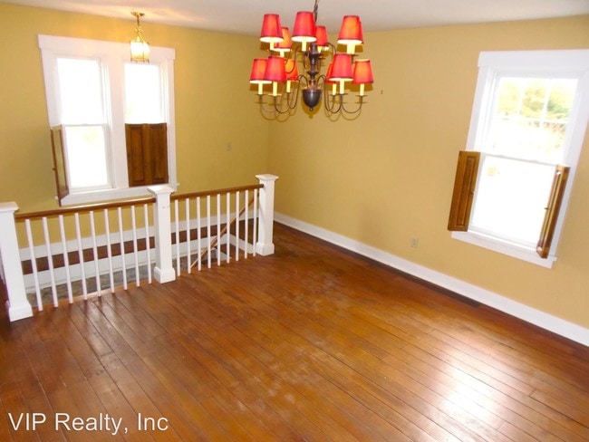 Building Photo - 2209 Stratford Rd