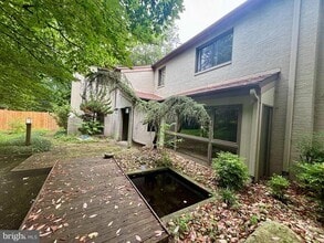 Building Photo - 1434 Kirby Rd