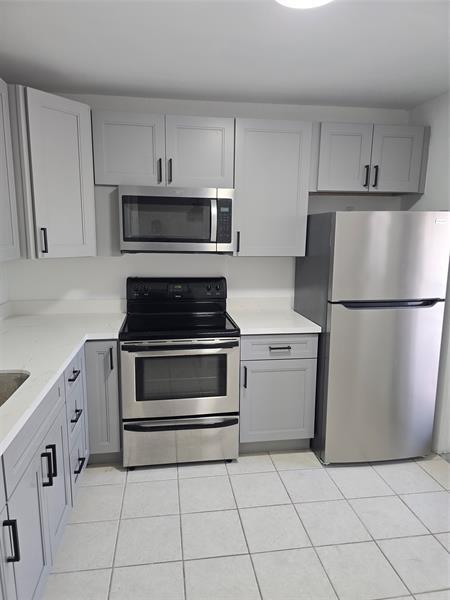 Building Photo - 4310 NW 12th Ct