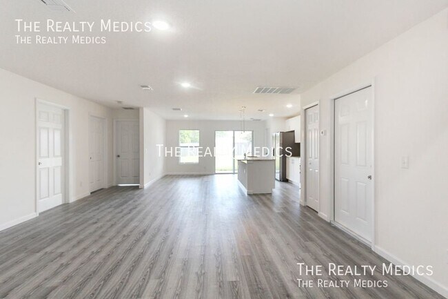 Foto del edificio - 1399 Medina Ave NW