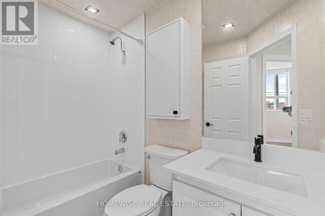 Photo du bâtiment - 3635 Dundas St W