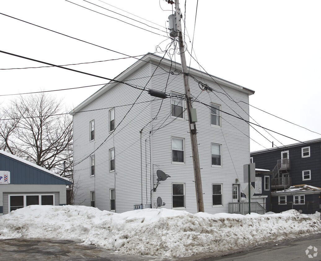 Building Photo - 5 Acadia St