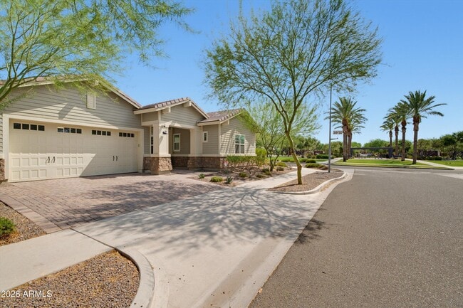 Building Photo - 2024 W Andalusian Trail