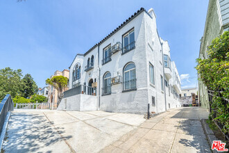 Building Photo - 132 S Kenmore Ave