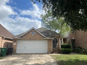 Building Photo - 811 Forest Hillside Ln