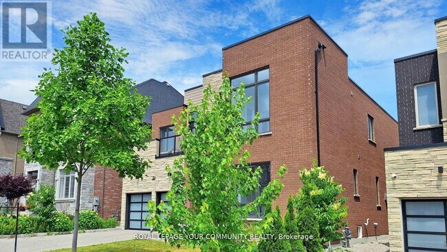 Building Photo - 32 Conger St