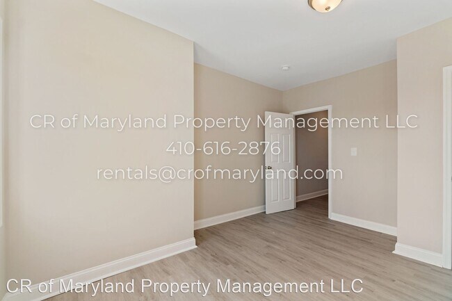 Building Photo - 2 br, 1.5 bath House - 2419 E Hoffman St
