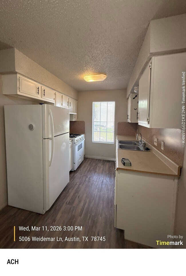 Foto del edificio - 5006 Weidemar Ln