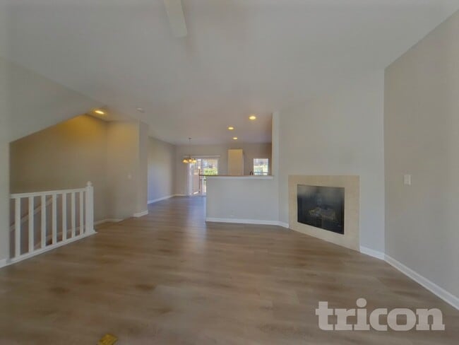 Building Photo - 968 Burning Bush Point