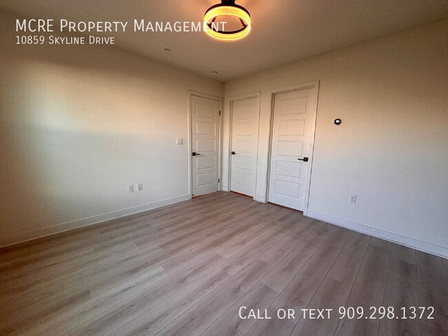 Building Photo - 10859 Skyline Dr