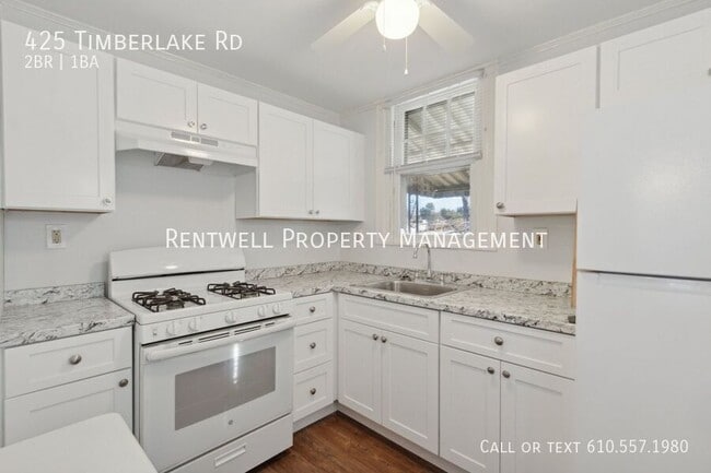 Foto del edificio - 425 Timberlake Rd