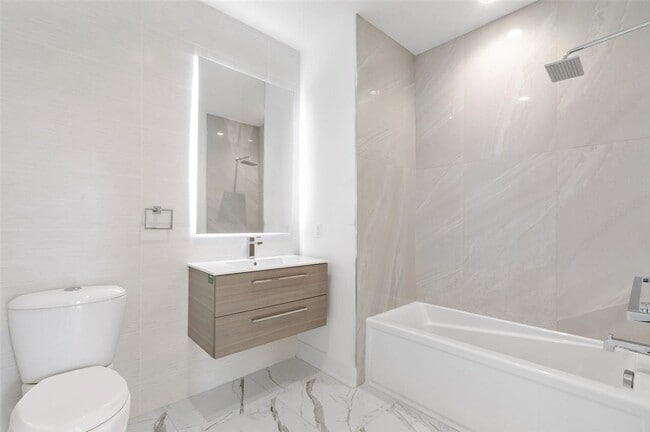 Foto del edificio - 6025 JFK Blvd E