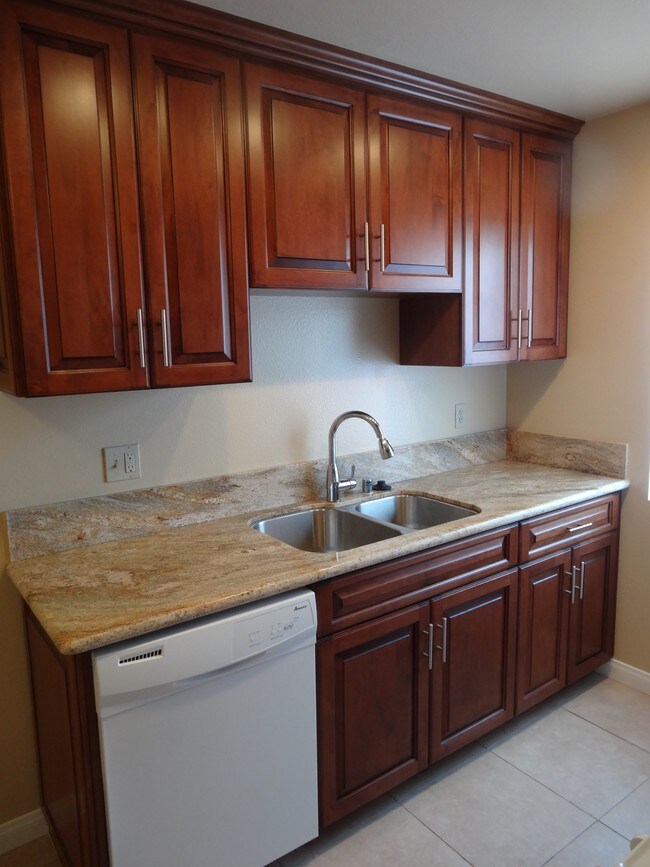 Foto del edificio - 2422 E. 11th St.