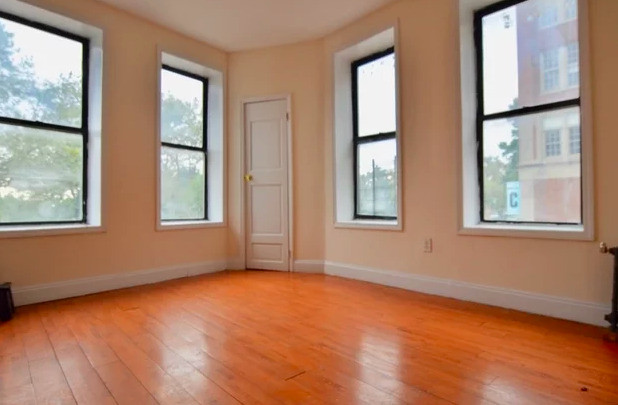 living room - 555 Edgecombe Ave