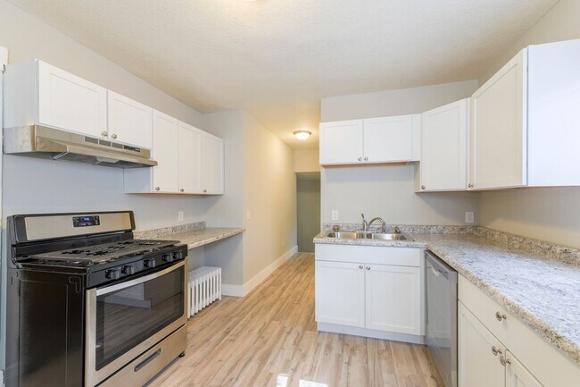 Building Photo - 1115 4th St NE