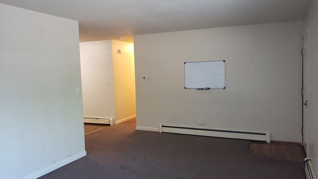 Building Photo - 1625 NE Wheatland Dr