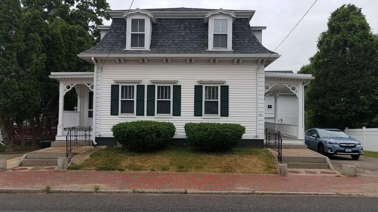 60 Court St Unit 60, Dover, NH 03820 Apartments in Dover, NH