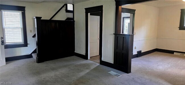Foto del edificio - 382 W Cedar St