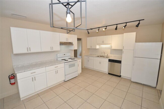 Building Photo - 1341 Ave S NW