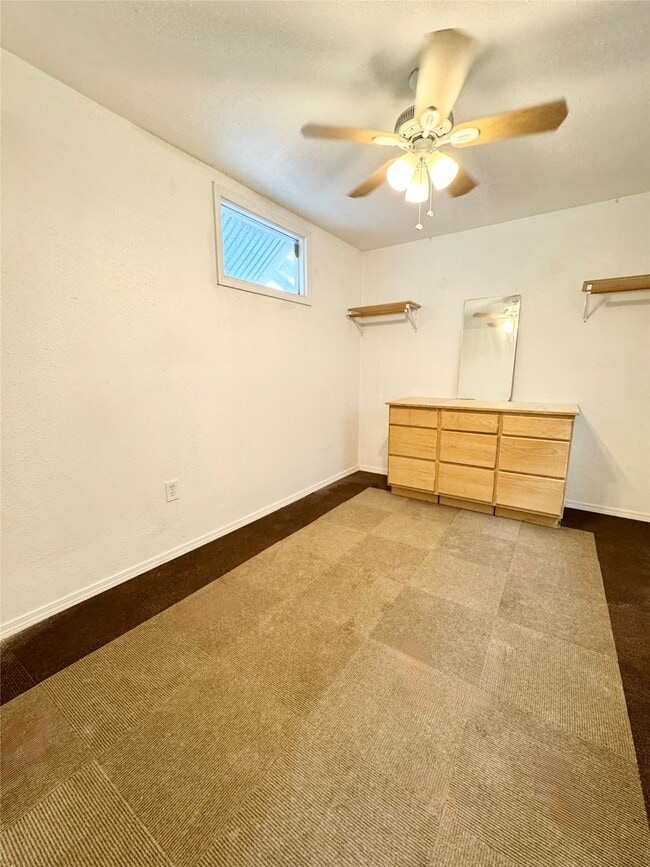 Foto del edificio - 728 W 21st St