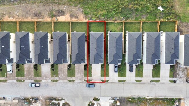 Building Photo - 1518 Revolution Way