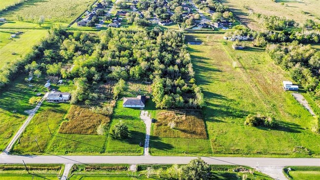 Foto del edificio - 2016 Davis Bend Rd