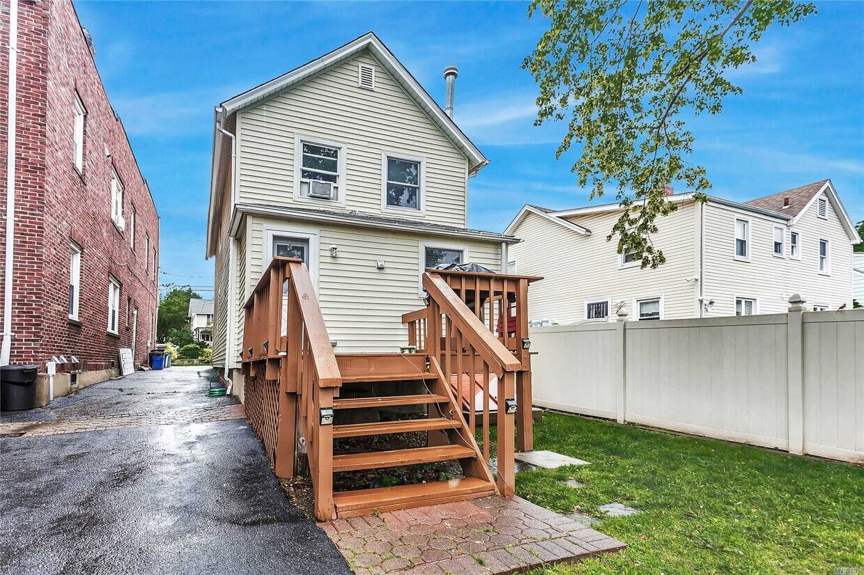 1 2nd Ave, Port Washington, NY 11050 House Rental in Port Washington