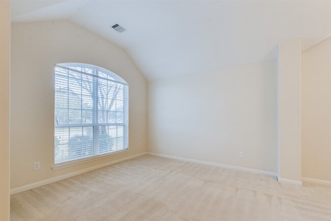 Building Photo - 2706 Night Song Dr