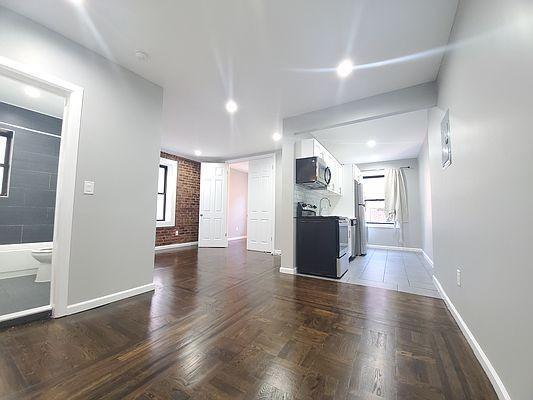 Foto principal - 2 bedroom in BRONX NY 10462