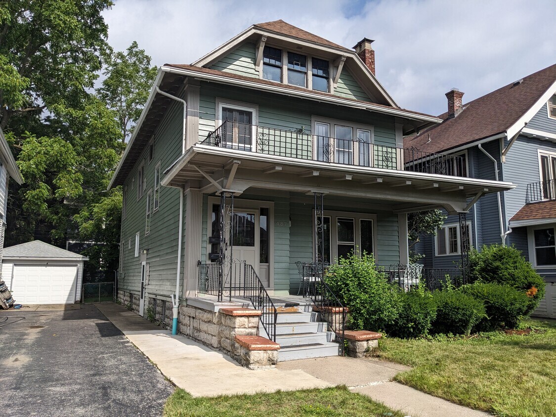 Foto principal - 487 Crescent Ave