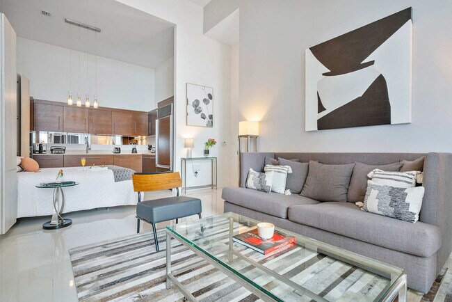 Building Photo - 485 Brickell Ave