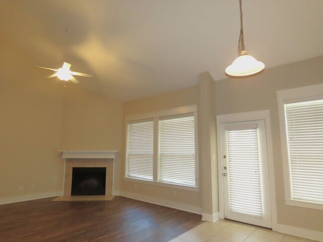 Building Photo - South Tyler! Stunning 5 Bedroom, 3.5 Bath ...