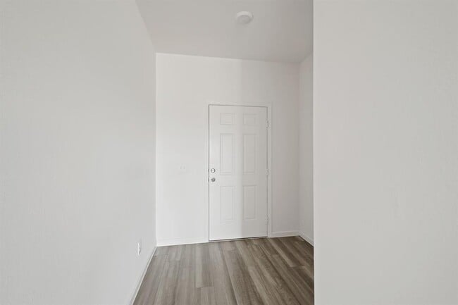 Building Photo - 8627 Vacek Xing Wy