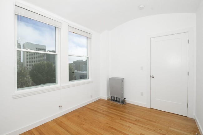 Building Photo - 1 bedroom in San Francisco CA 94108