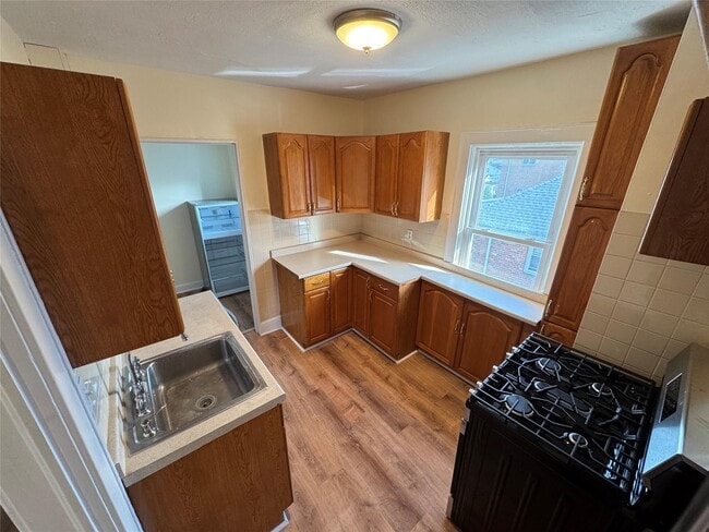 Building Photo - 130 Catskill Ave