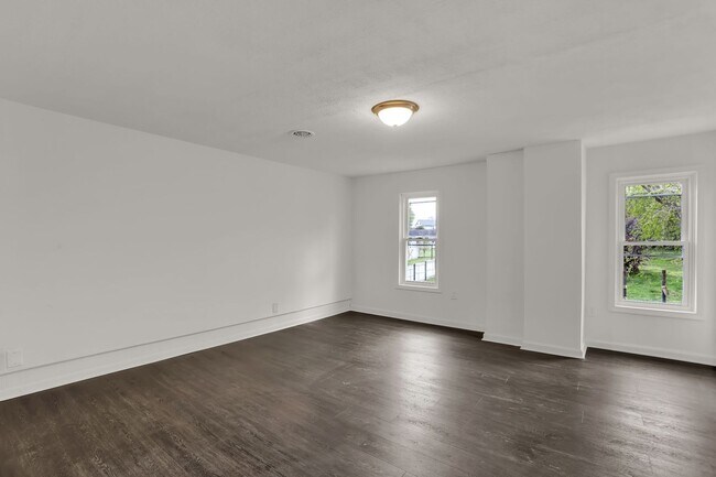 Foto del edificio - 569 Pleasant St