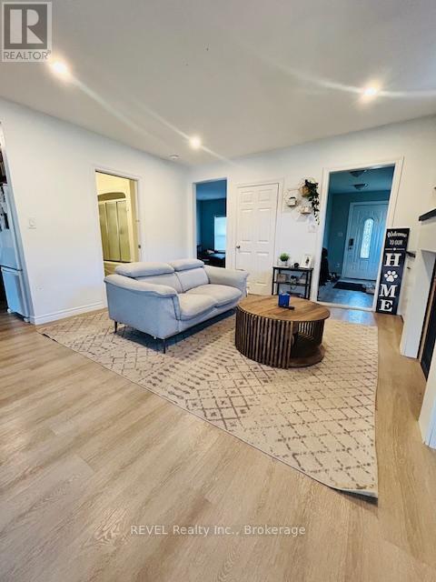 Building Photo - 3644 Elm St